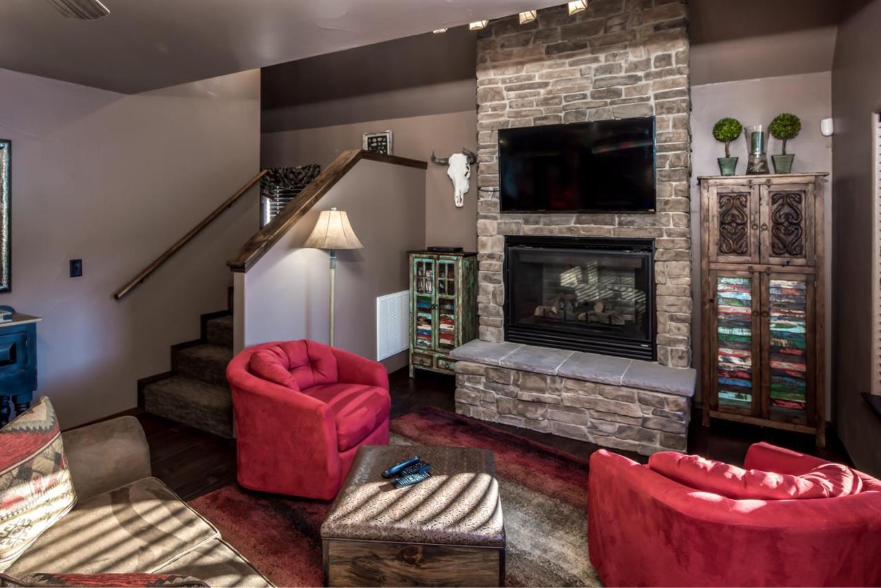 Fifth Dimension, 2 Bedrooms, Wifi, Hot Tub, Game Table, Grill, Sleeps 4 Ruidoso Exterior photo